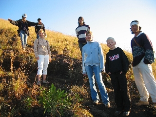 Gruppen på vej ned ad vulkanen